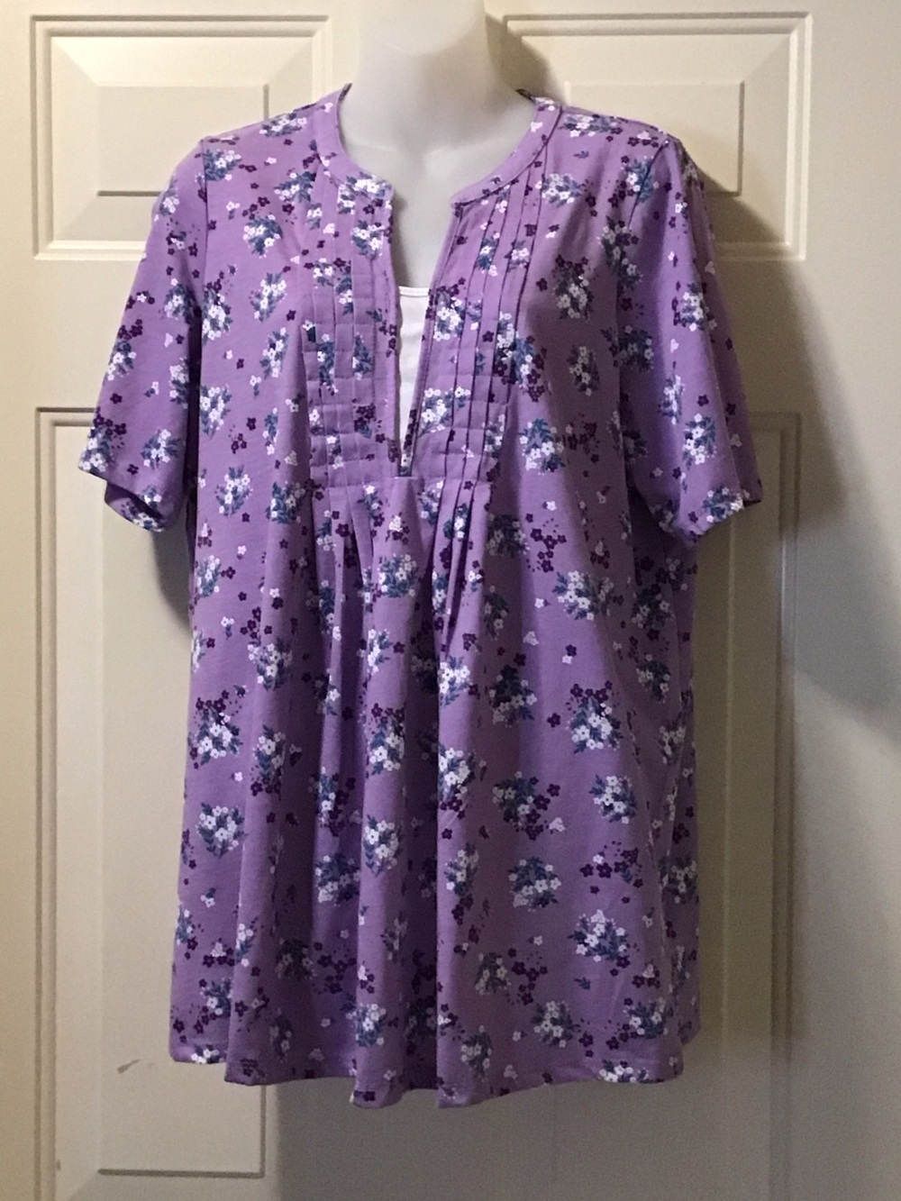 Women Within Woman Within Lavender Floral Pintuck Tunic Top Size 14-16 M